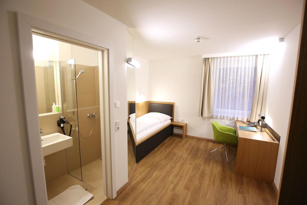 Sankt Magdalena Hotell Linz Rum bild
